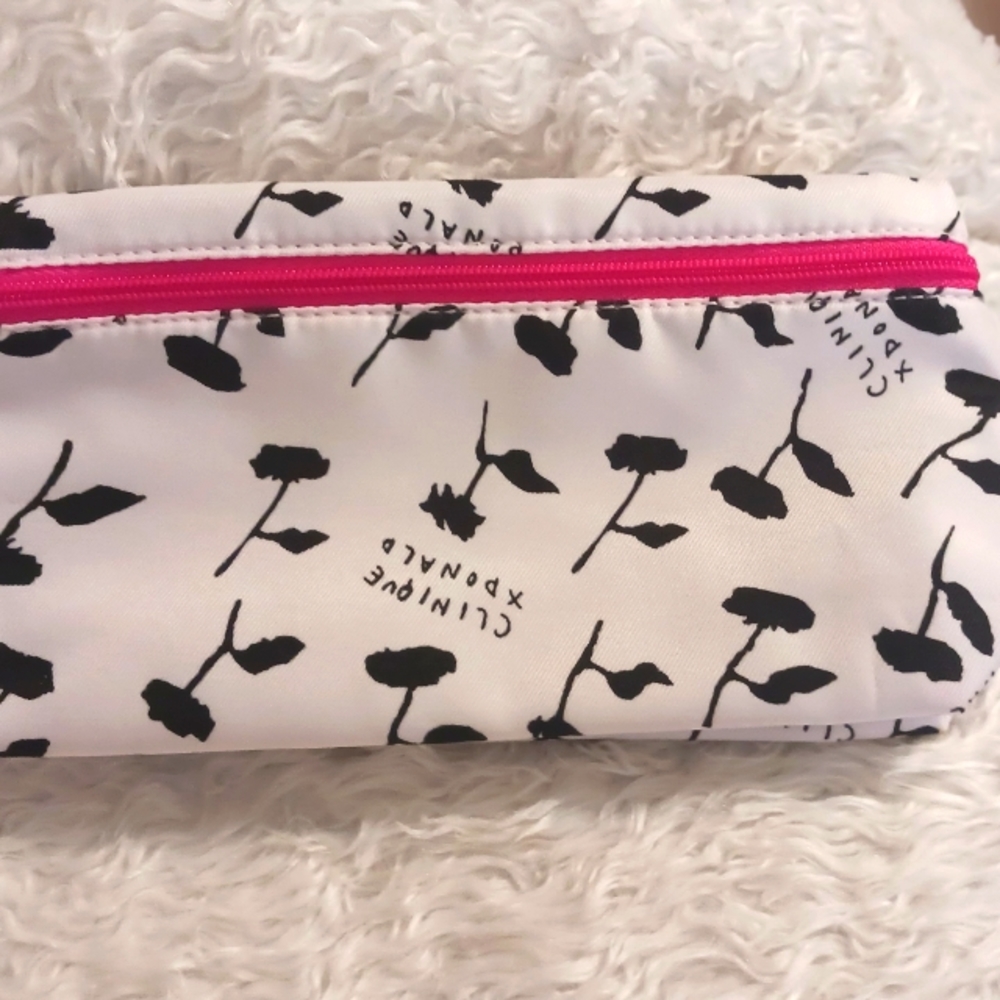 5×$20 CLINIQUE BAG